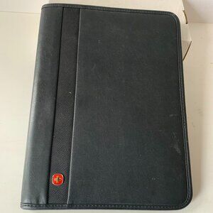 Wenger The Maker of Swiss Army knives BLK BI-FOLIO  Large Organizer with Pen
